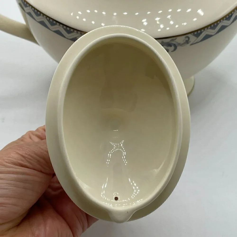 Royal Doulton Josephine H5235 Vintage English Fine Bone China Cream Floral 5 Cup